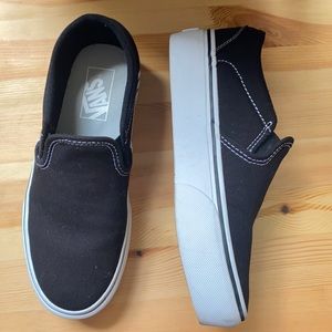 black slip on platform Vans  almost new